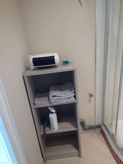 Charmant 2 Pieces A Aubenas 2Etoiles Apartment Bagian luar foto