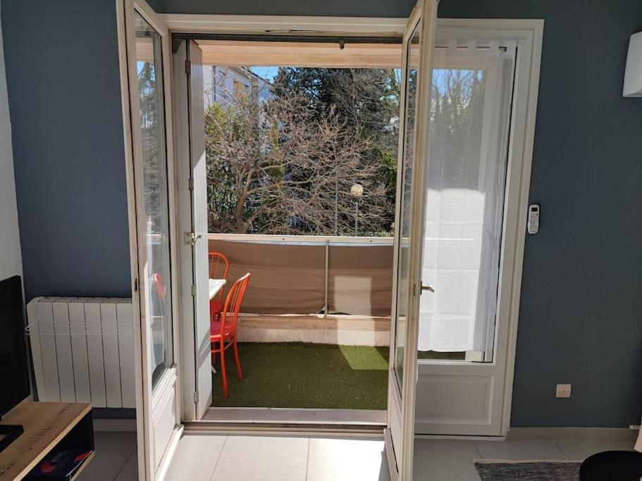 Charmant 2 Pieces A Aubenas 2Etoiles Apartment Bagian luar foto